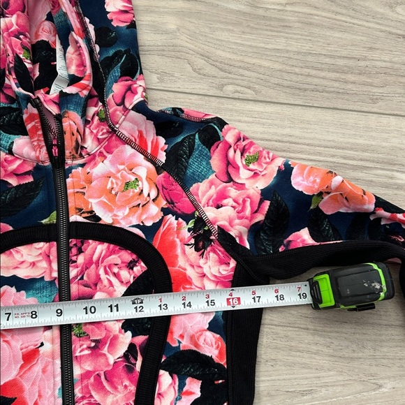 Lululemon Secret Garden Vintage Pink Floral Scuba Zip Hoodie Jacket Size 6 - Picture 12 of 14